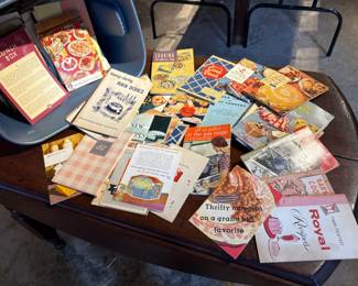Large Lot of Vintage Advertising Recipes