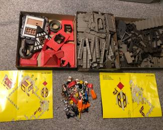 1980s Playmobil Medieval Castle No. 3450 + Knights Fort No. 3445 - sold together. Not sure if complete!