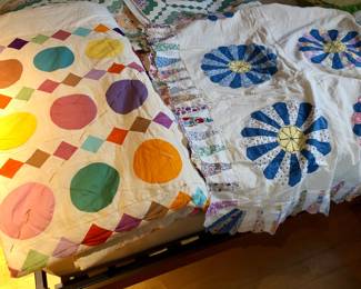 Geometric appliqué quilt (needs finishing), Dresden plate quilt top
