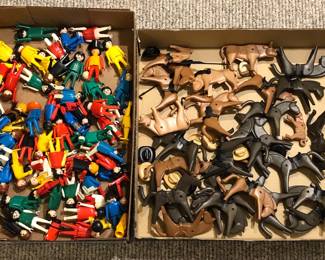 Playmobil figures & critters (horses, cows)