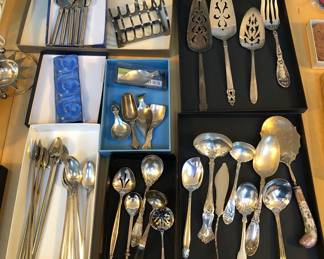 Silver plate serving utensils, iced tea spoons & toast rack