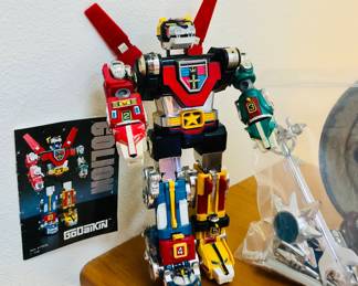 1982 Godaikin Golion Robot No. 77070 by Bandai - with accessories + brochure