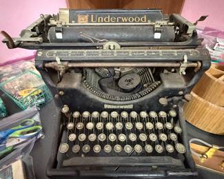 Vintage Heavy Metal Underwood Typewriter