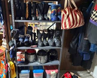 Snowmobile Helmets, Boots, Gloves, Hats, Scarves, Face Shields