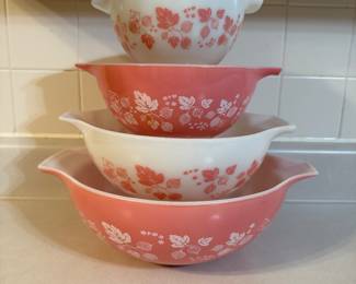 4pc Pyrex Gooseberry Cinderella Nesting Mixing Bowls Pink