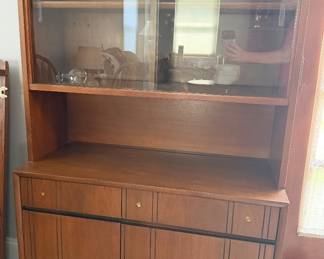 MCM Kroehler China cabinet Hutch