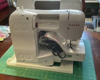 Singer Starlet electronic sewing machine