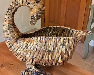 One of 2 Duck baskets