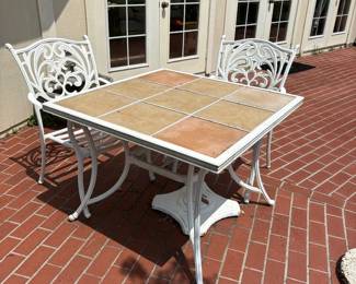 There are a lot of patio sets too