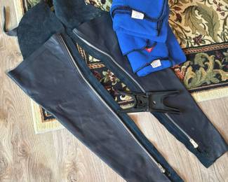 Leather chaps & 5/A Baker blankets