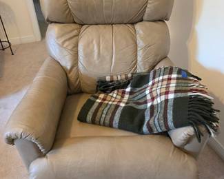 La Z Boy recliner $175