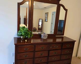 Very nice (like brand new) dresser with triple mirror.