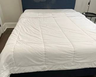 Navy Blue Upholstered Button-Tufted Platform Bed