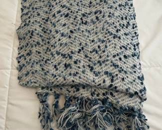 Blue and White Speckled Woven Throw Blanket with Tassels