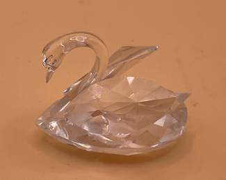 Swarovski Crystal Swan Figurine - Beauties of the Lake Collection