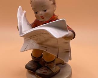 Goebel M.I. Hummel Figurine #184 'Latest News' - TMK 3