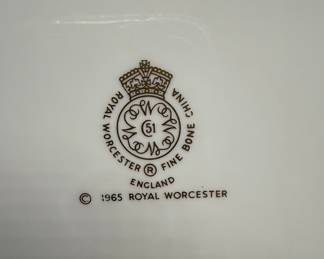 Royal Worcester 'Mandarin' Pattern Dinner Plates