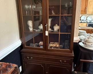 Ethan Allen Georgian Court Collection Solid Cherry Traditional Style China Cabinet