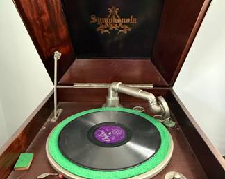 Sonora Floor Model Phonograph