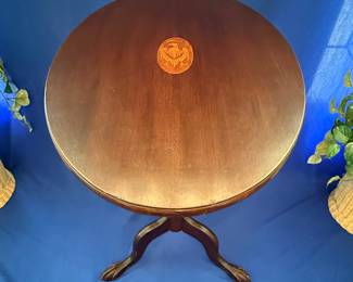 Kittinger Williamsburg Mahogany Tilt Top Table
