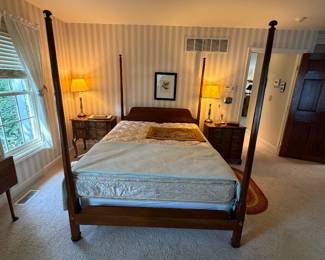 QUALITY 4 POST BED QUEEN SIZE