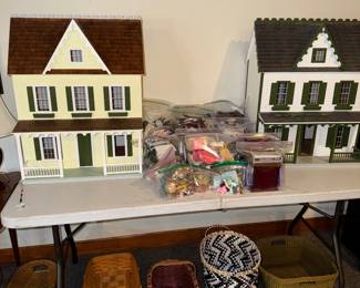 DOLL HOUSES AND FURNITURE