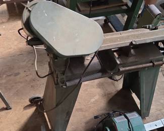 Central Machinery Metal Cutting Bandsaw