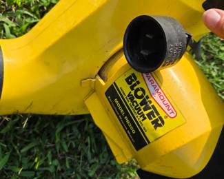 Electric blower vacuum