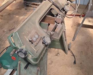 Central Machinery Metal Cutting Bandsaw