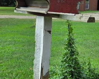 Rustic Barn Bird Feeder