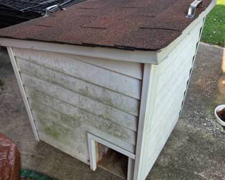 Wooden Outdoor Pet Shelter
