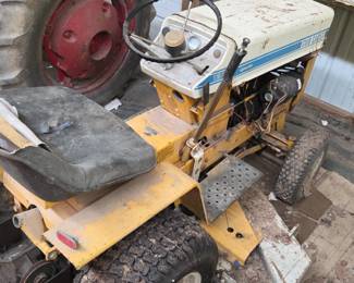 Cub Cadet Hydrostatic Garden Tractor