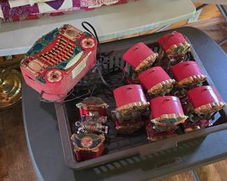 Mr. Christmas Holiday Carousel Circa