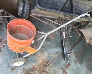 Push broadcast spreader