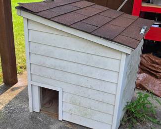 Wooden Outdoor Pet Shelter