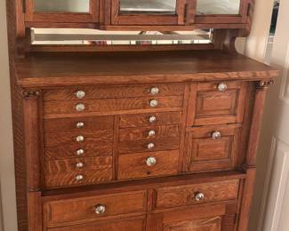 DENTAL CABINET NUMBER 4