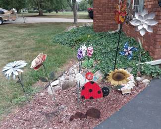 lawn decor
