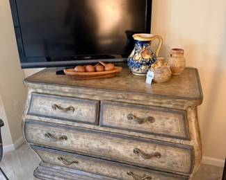 Dresser, Tv, Decorative Pitcher