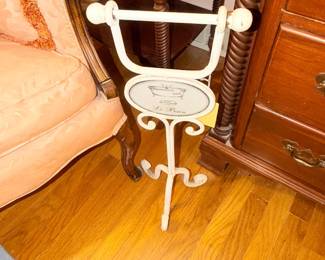 Items Located In The 2nd Bedroom