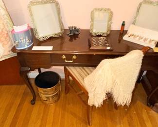Items Located In The 2nd Bedroom