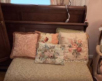 Items Located In The 2nd Bedroom