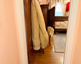 Items Located In The 2nd Bedroom