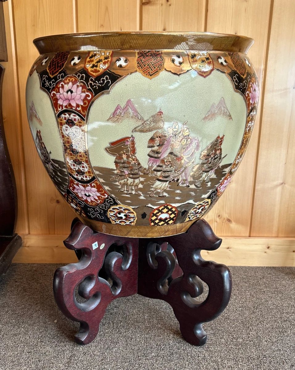 Oriental Fishbowl 16.625" across top. Includes stand and glass top