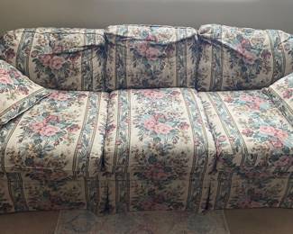 Floral print hind-a-bed couch w/2 pillows