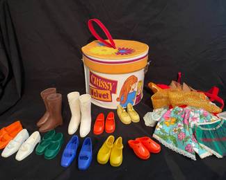 vintage Ideal doll case and clothing set features the popular Crissy and Velvet dolls from the late 1960s or early 1970s