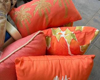 Decorative outdoor pillows 