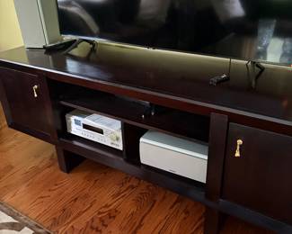 Entertainment center