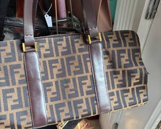 Fendi  faux 