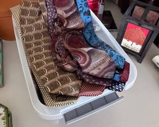 Men’s ties 