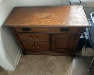 Oak 3 Drawer Cabinet